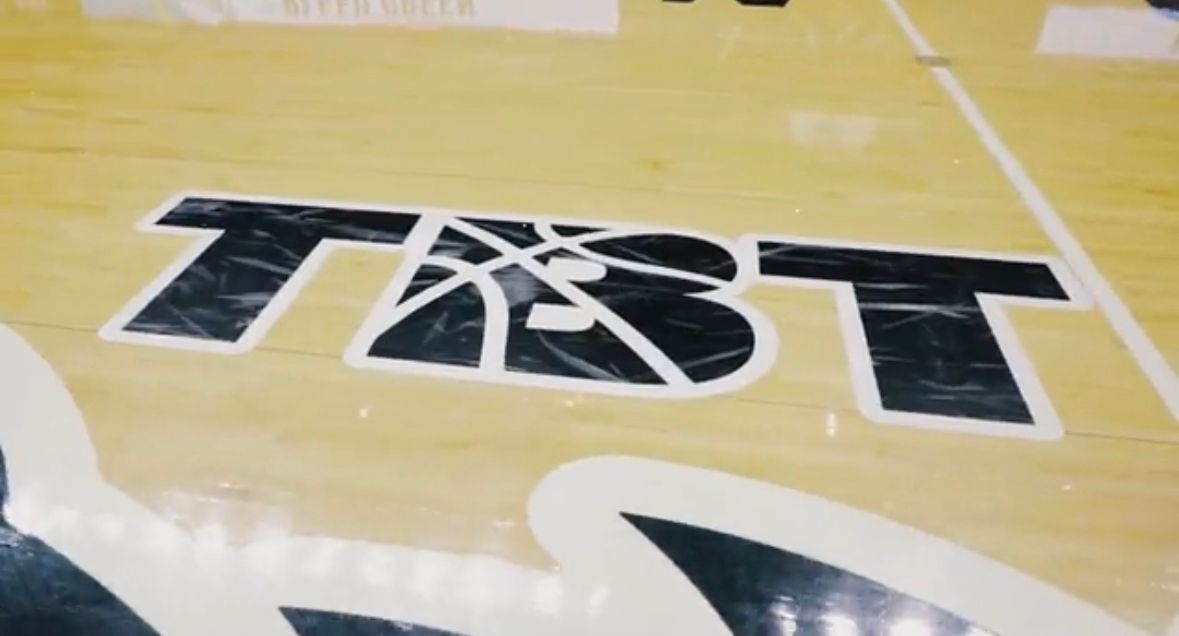 Thomas Robinson leads Mass St. to TBT win in Wichita