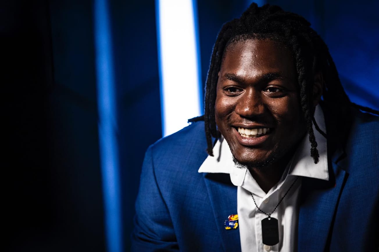 KU D-End Jereme Robinson documents first trip to Las Vegas