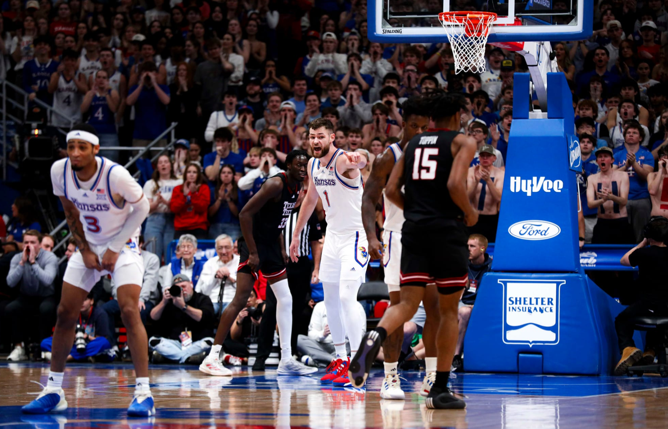 A look at the experience edge in Rd 1 clash between KU & Arkansas