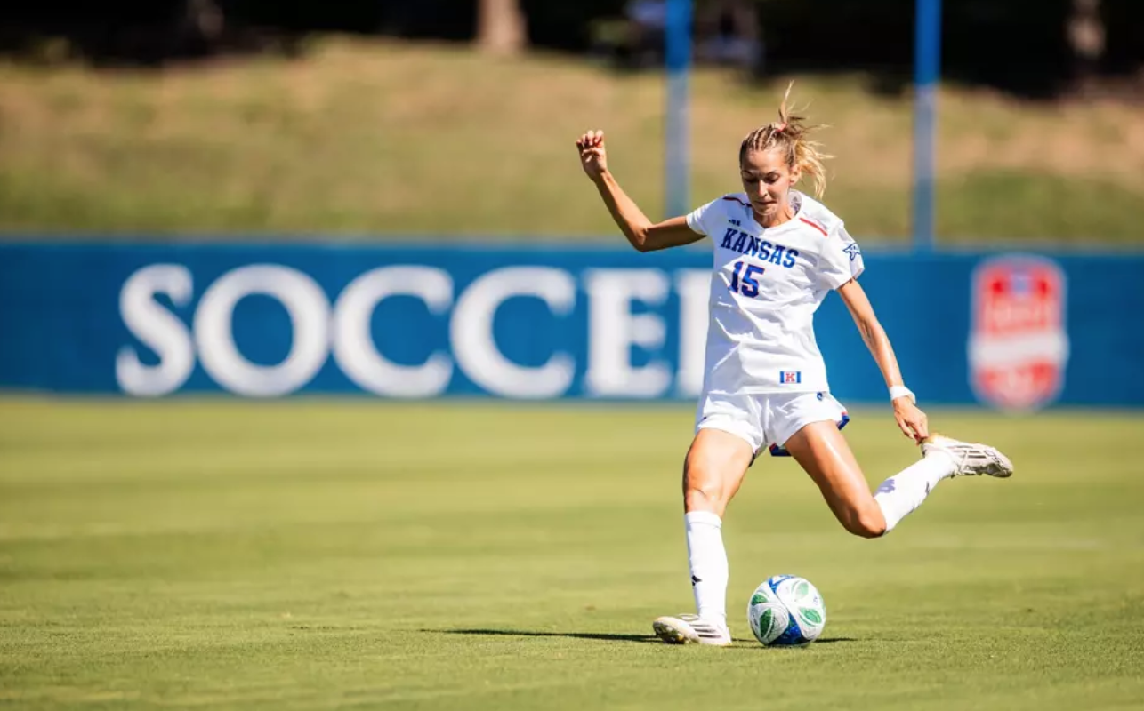 Sweet surprise kicks off junior defender Caroline Castans' season